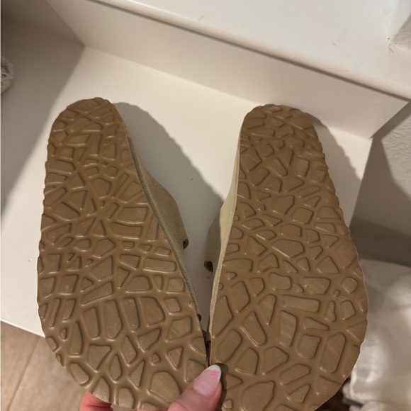 Manebí- Suede Traveler Nordic Sandals
Hamptons - Picture 7 of 10